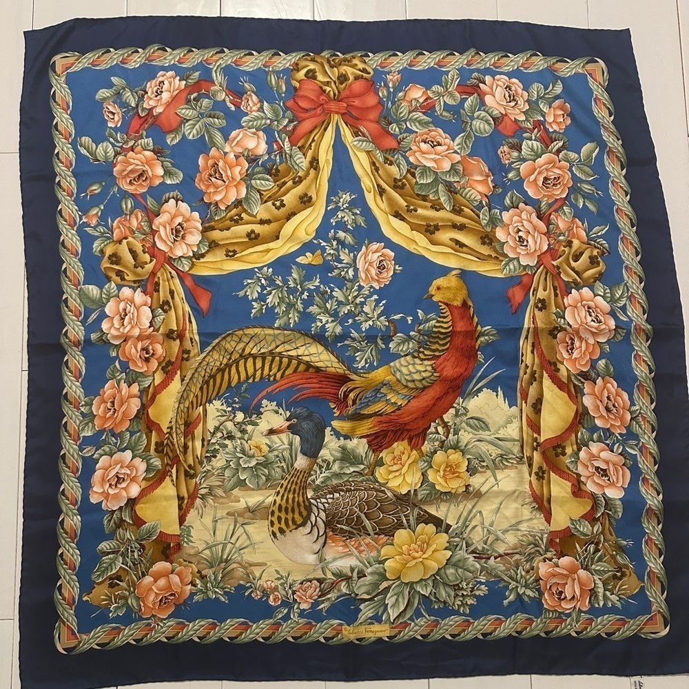 Salvatore Ferragamo Scarf Pure Silk Bird Bow Flowers Blue Square 86 CM 33"